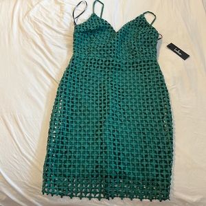 Midi dress bought from Lulu’s. Dress is a pretty emerald green color.